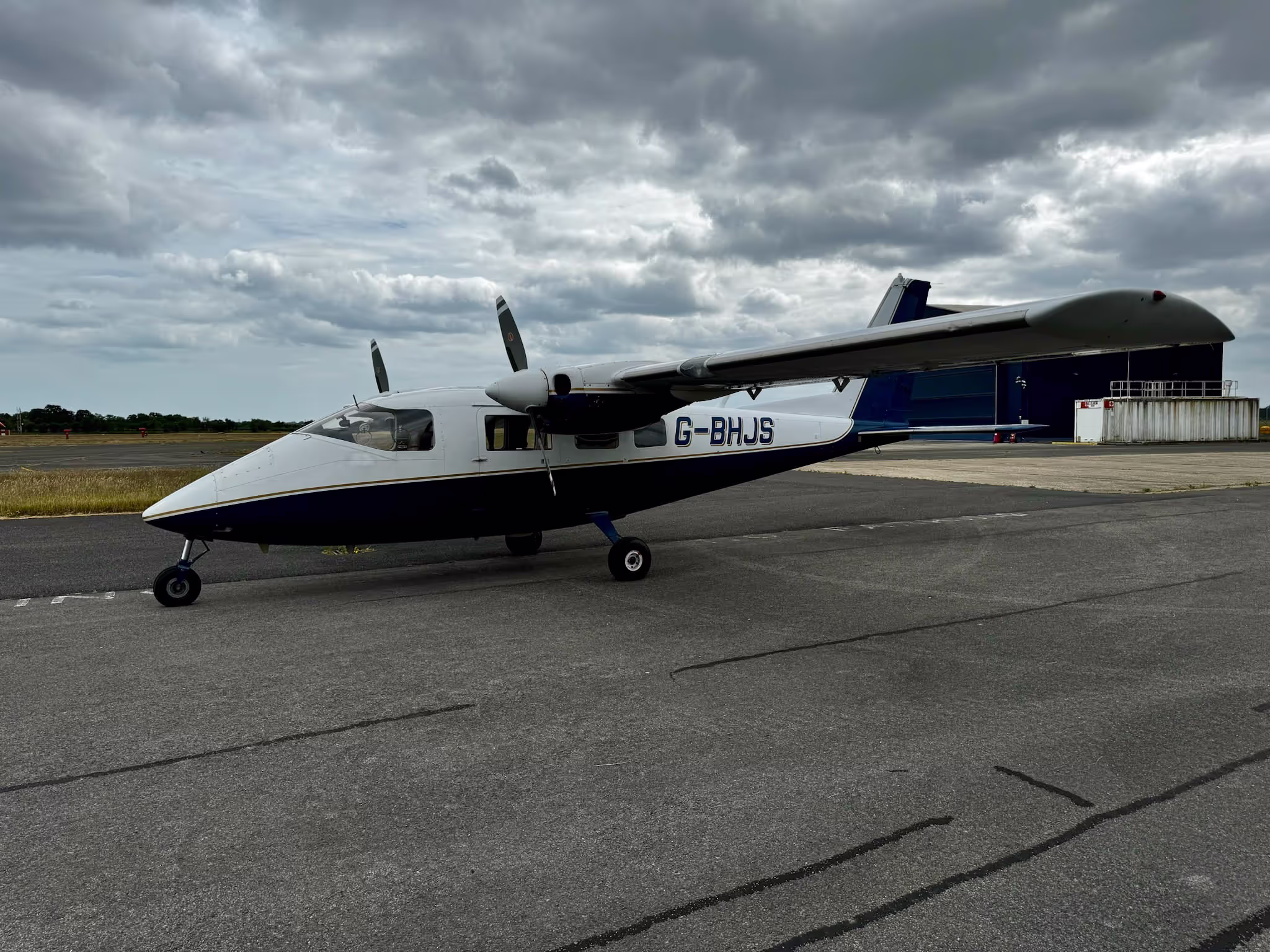 Partenavia P68B G-BHJS