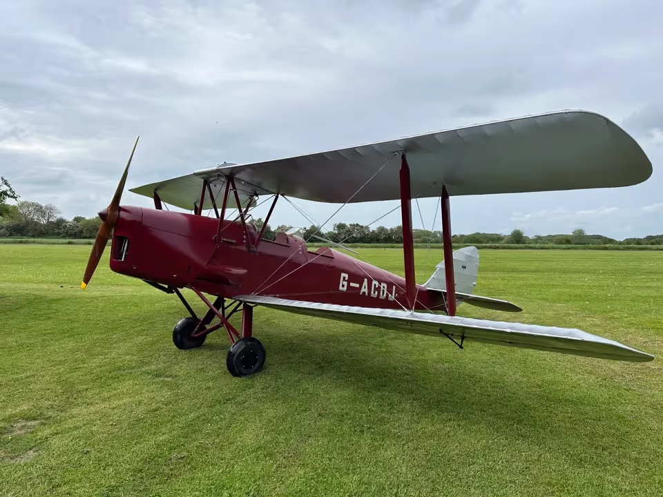 De Havilland DH82A Tiger Moth G-ACDJ